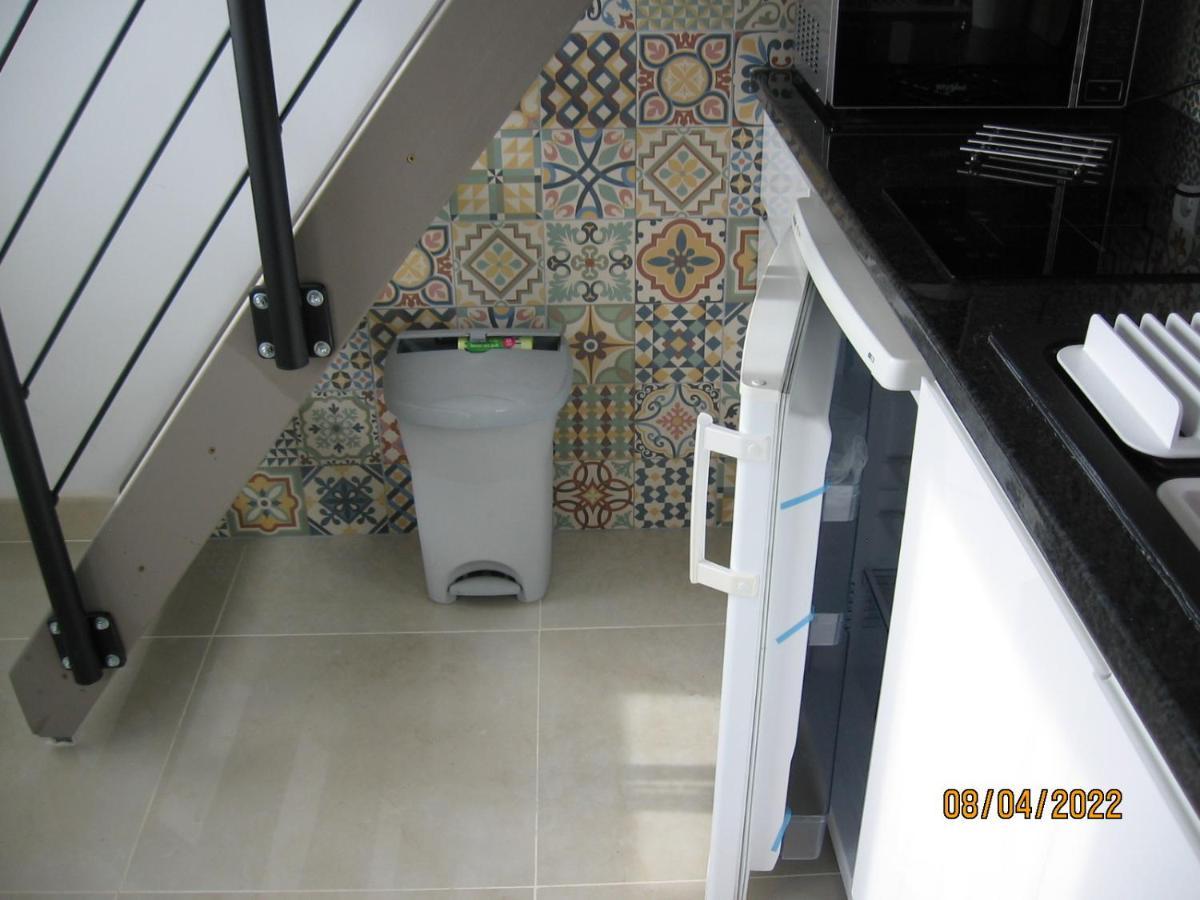 Appartement Avec Chambre En Mezzanine Rognac Eksteriør billede