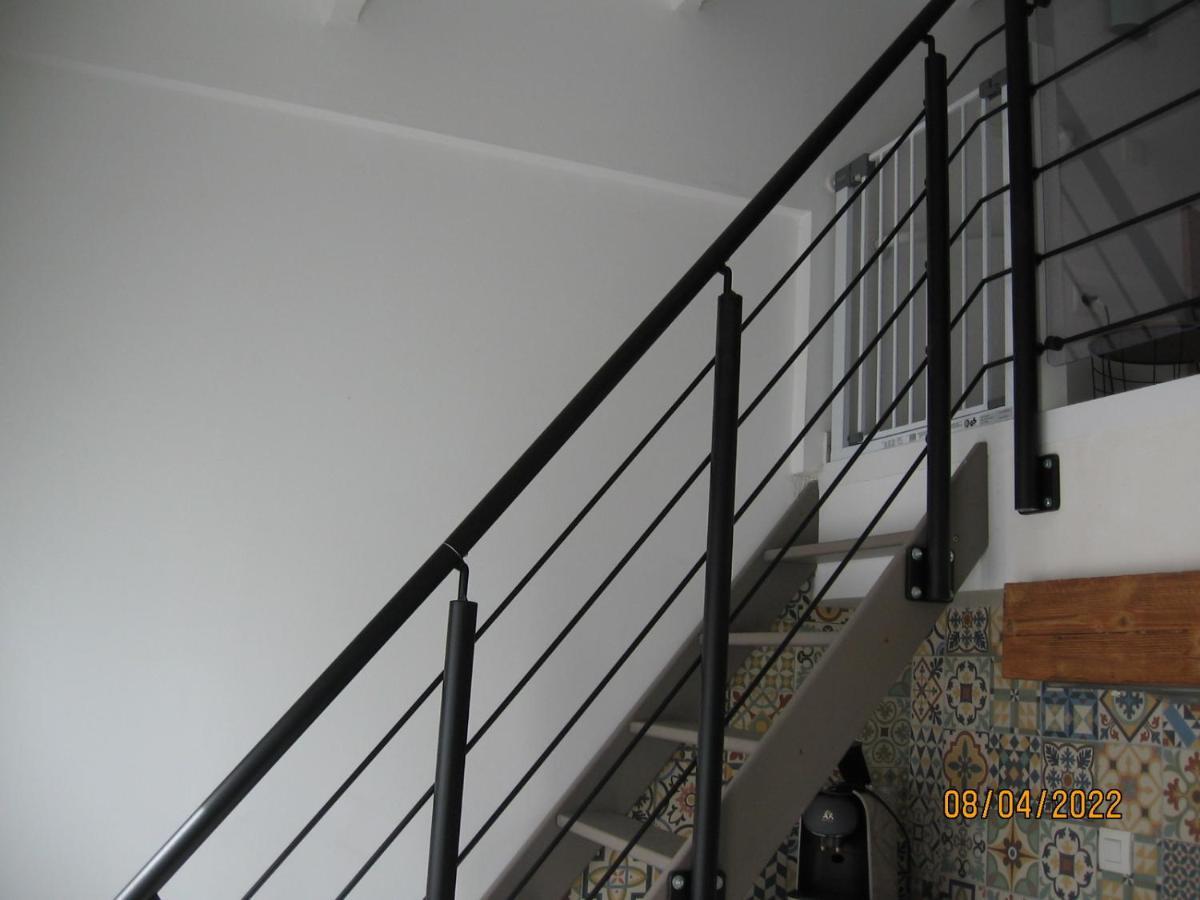 Appartement Avec Chambre En Mezzanine Rognac Eksteriør billede