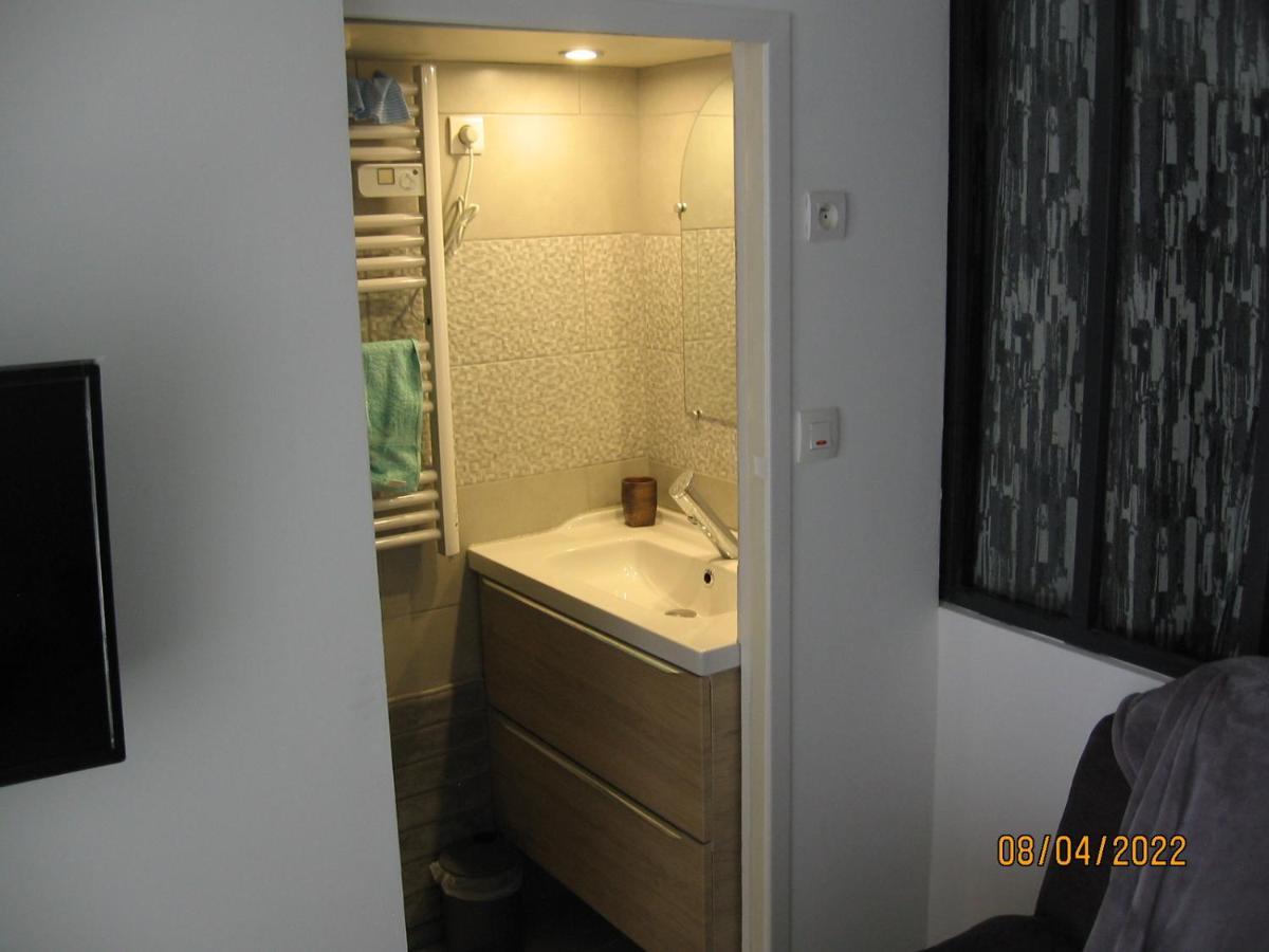 Appartement Avec Chambre En Mezzanine Rognac Eksteriør billede
