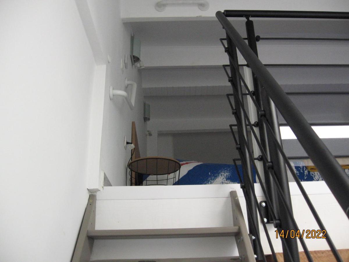 Appartement Avec Chambre En Mezzanine Rognac Eksteriør billede