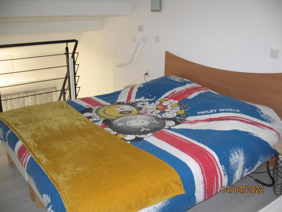 Appartement Avec Chambre En Mezzanine Rognac Eksteriør billede